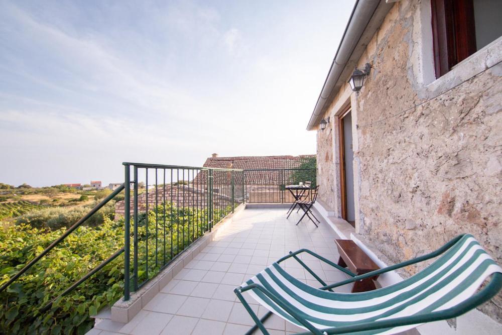 Holiday Home Burba Komiža Dış mekan fotoğraf
